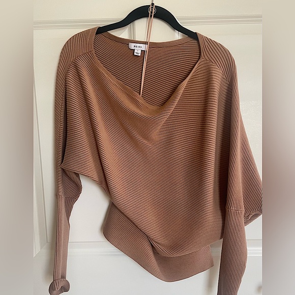 NWOT REISS "LORNA" ASYMMETRIC KNIT CAMEL L/S TOP, SIZE S - Picture 3 of 10